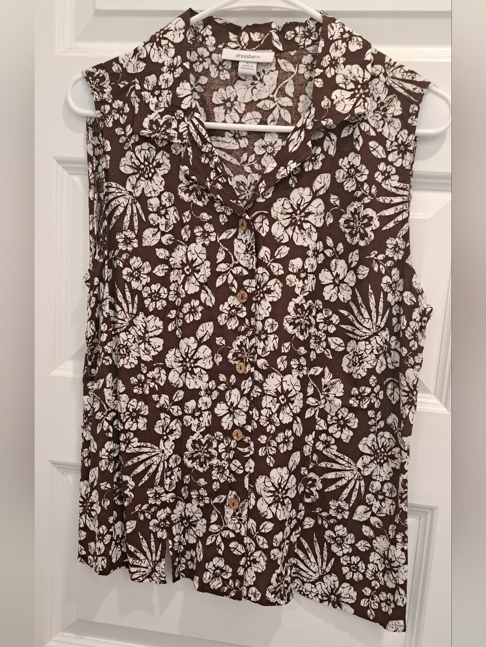 dressbarn Brown and White Floral Sleeveless Button-Front Blouse